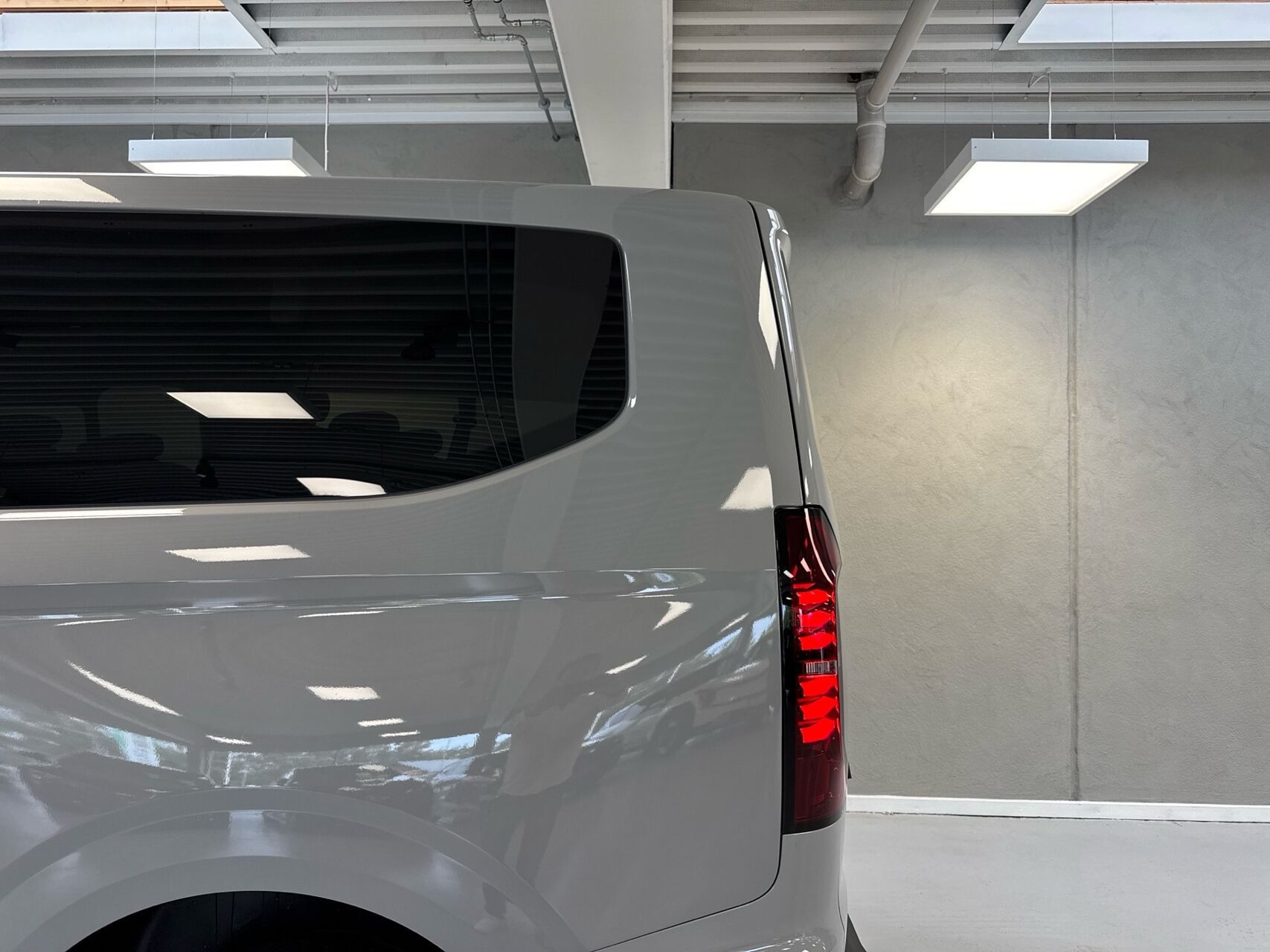 Grå VW e-Transporter fra 2026