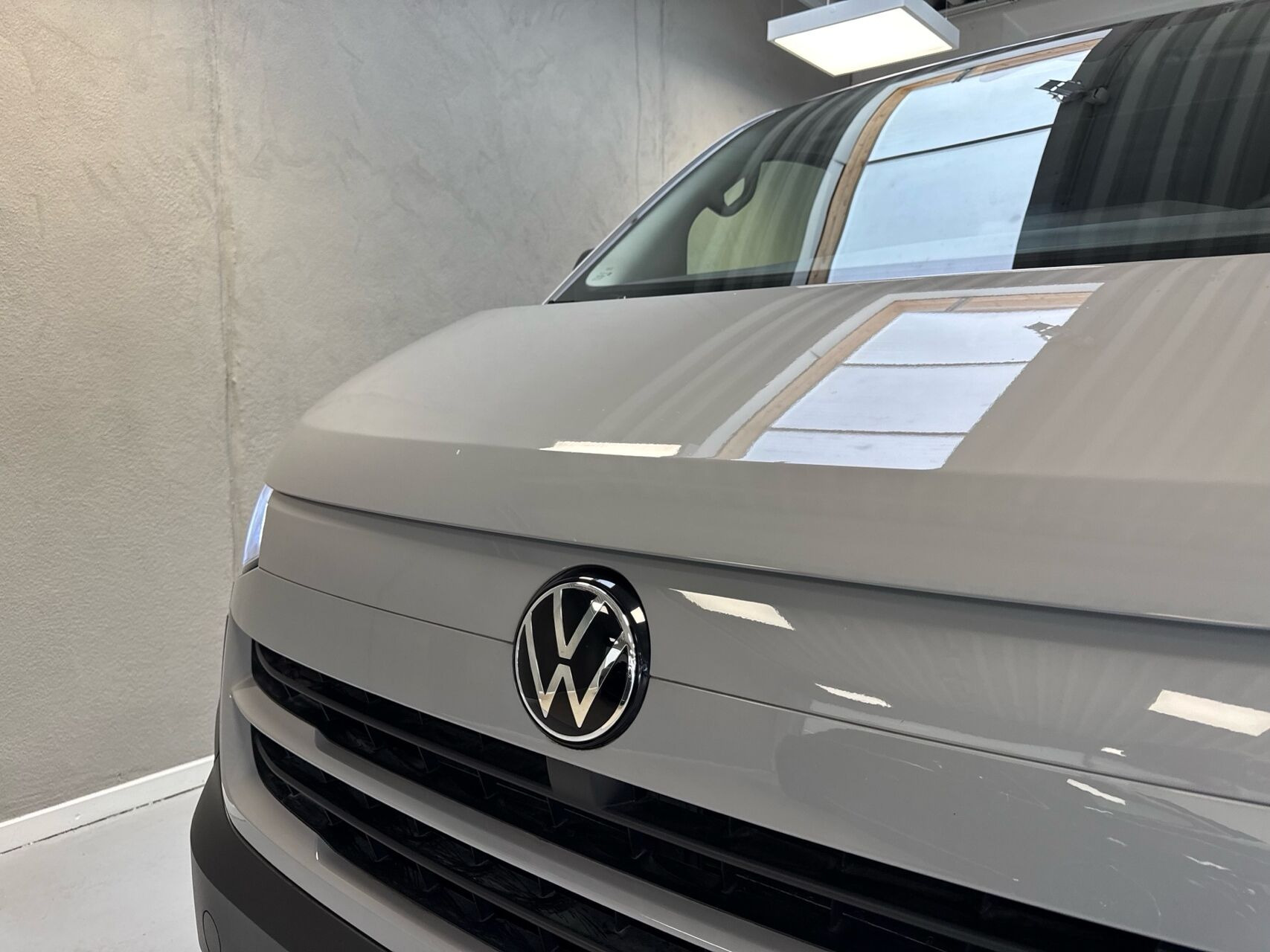 Grå VW e-Transporter fra 2026