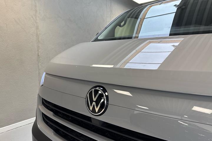 Grå VW e-Transporter fra 2026