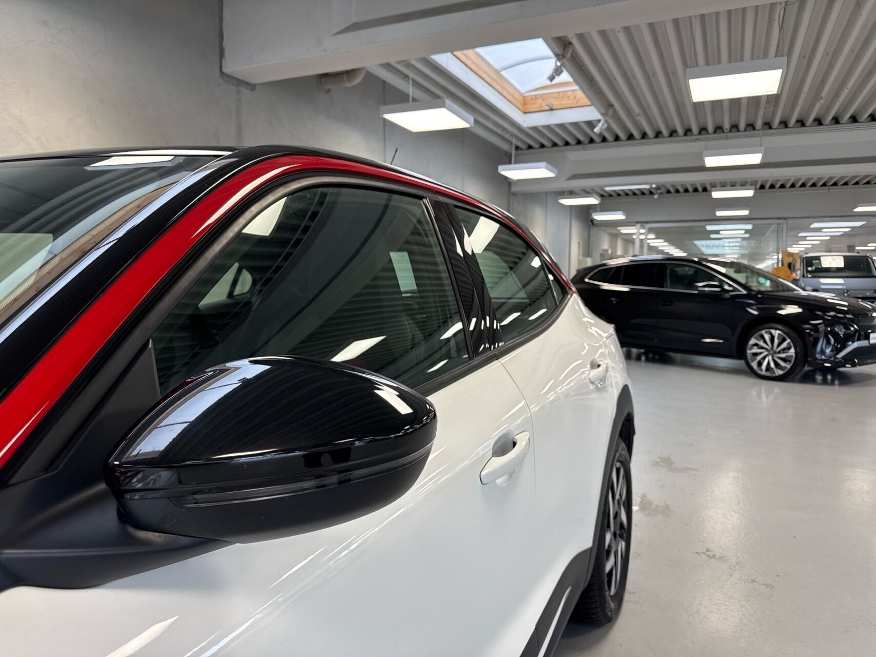 Hvid Opel Mokka-e fra 2023