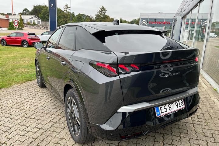 Grå Peugeot e-3008 fra 2026