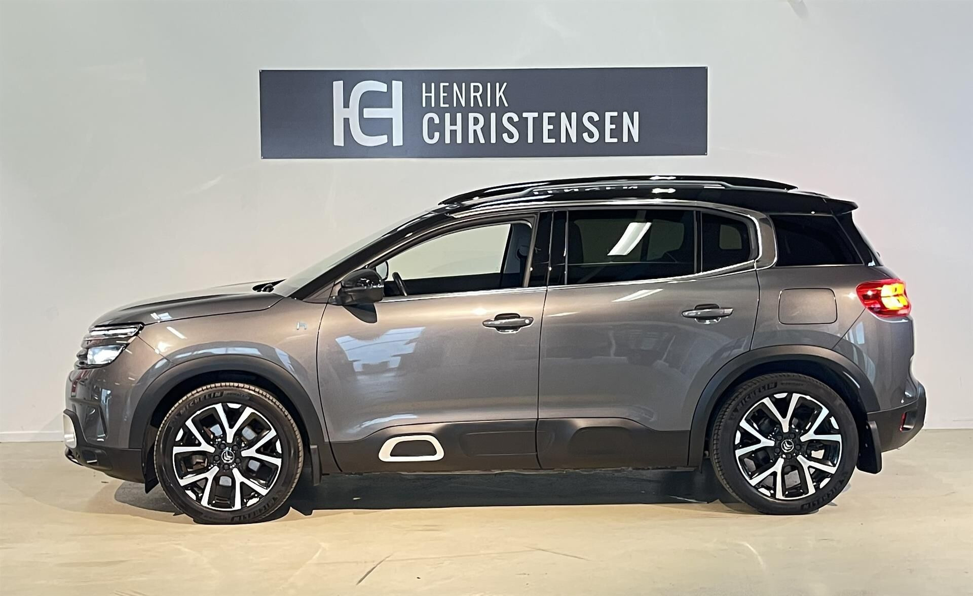 Grå Citroën C5 Aircross fra 2021