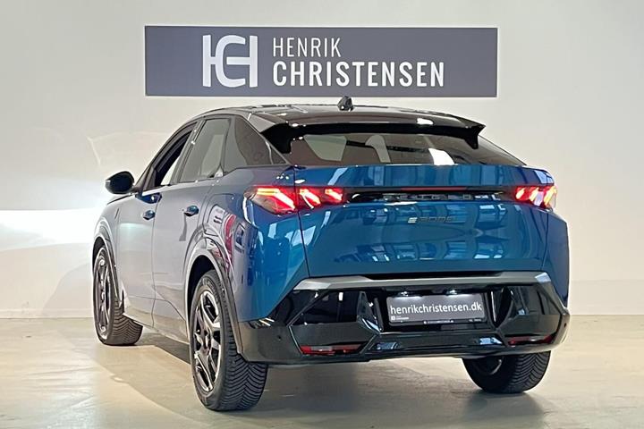 Blå Peugeot e-3008 fra 2024