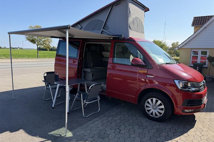 Rød VW California fra 2019