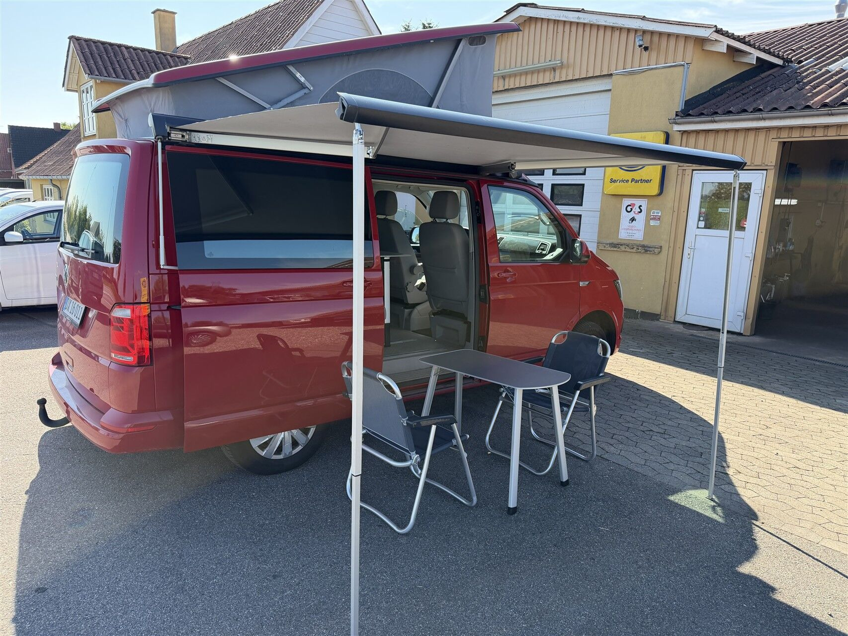 Rød VW California fra 2019