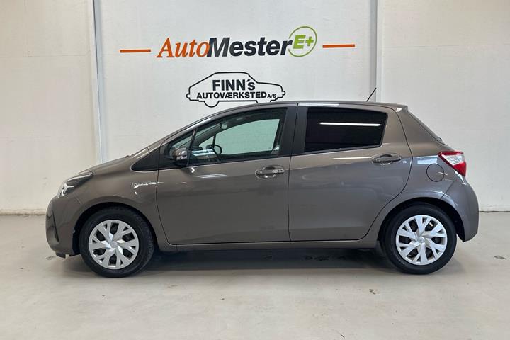 Brun Toyota Yaris fra 2018