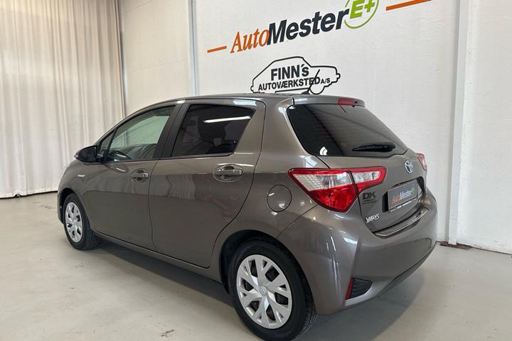 Brun Toyota Yaris fra 2018