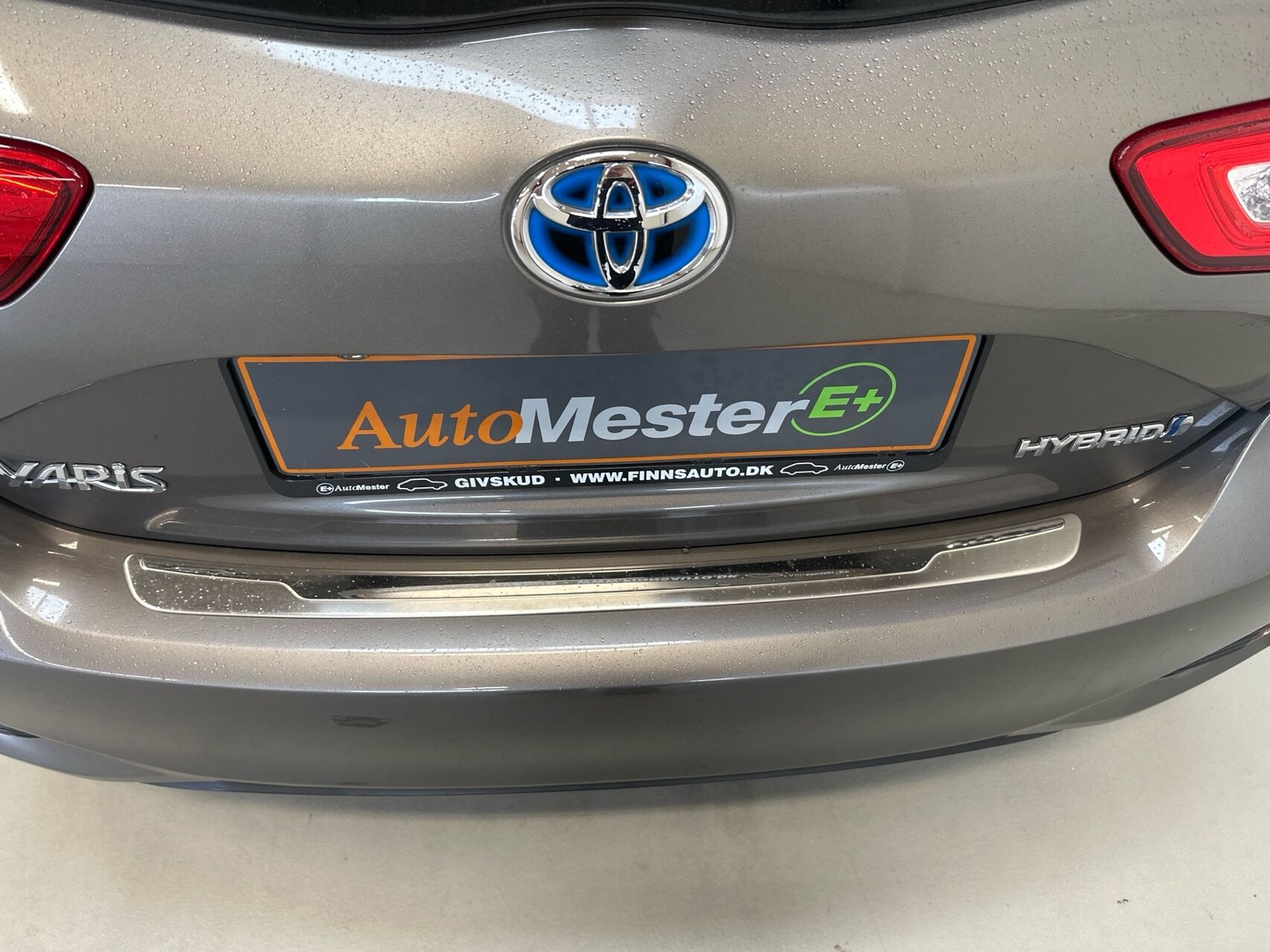 Brun Toyota Yaris fra 2018
