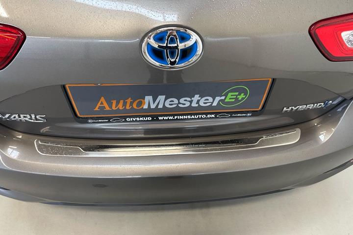Brun Toyota Yaris fra 2018