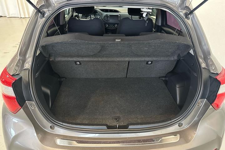 Brun Toyota Yaris fra 2018