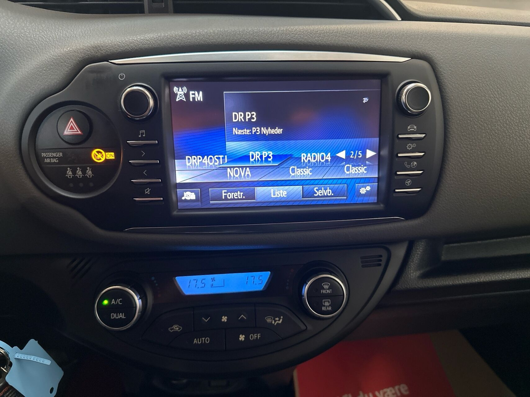 Brun Toyota Yaris fra 2018