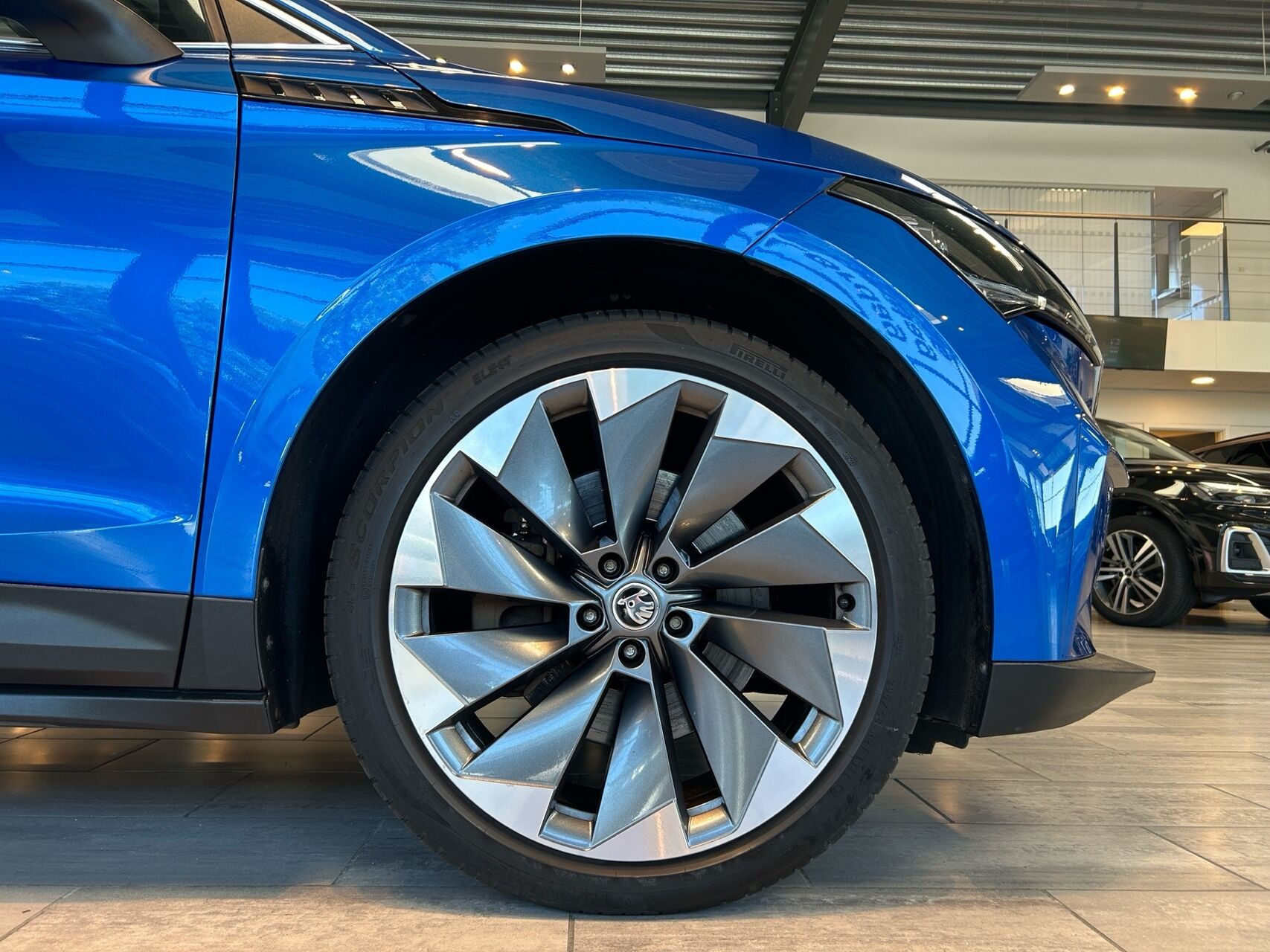 Blå Skoda Enyaq fra 2020