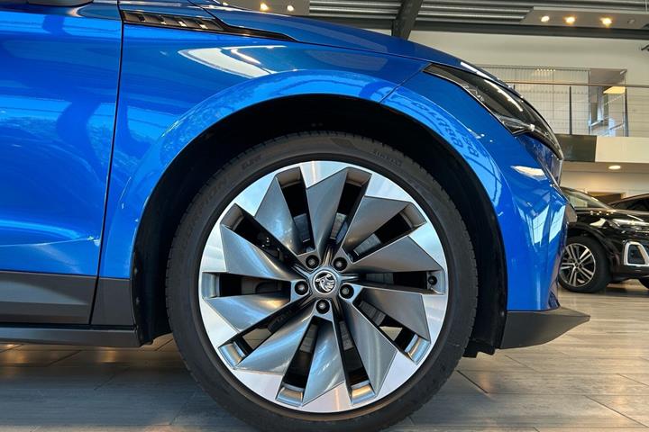 Blå Skoda Enyaq fra 2020
