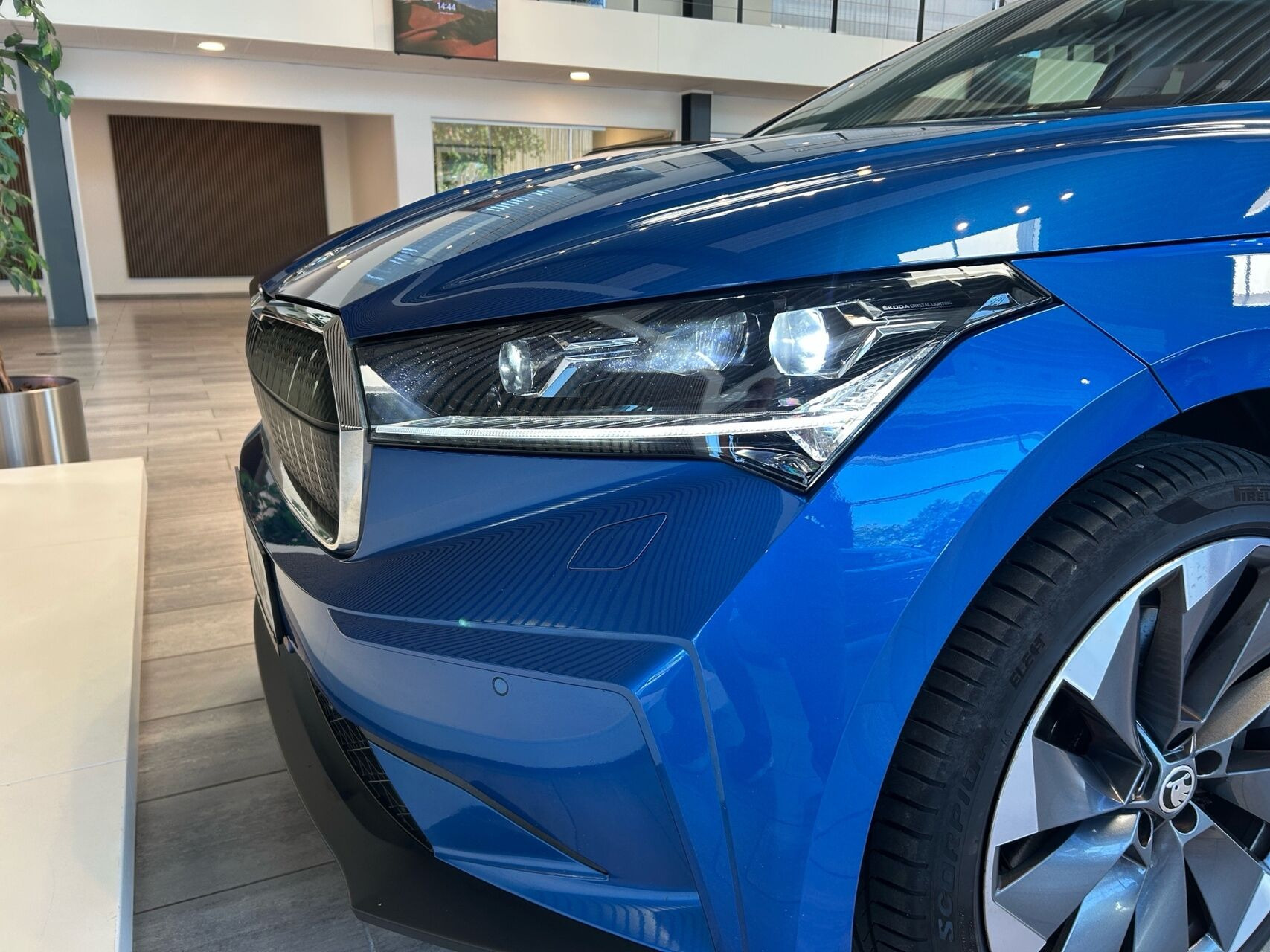 Blå Skoda Enyaq fra 2020