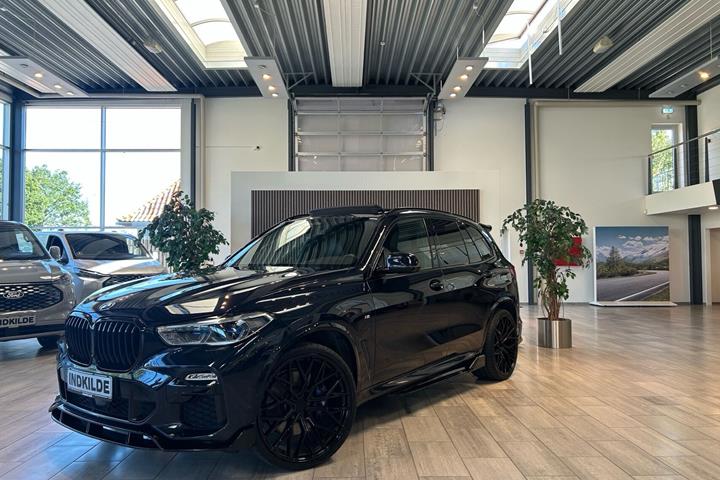 Sort BMW X5 fra 2021