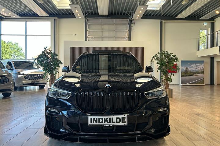 Sort BMW X5 fra 2021
