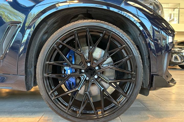 Sort BMW X5 fra 2021