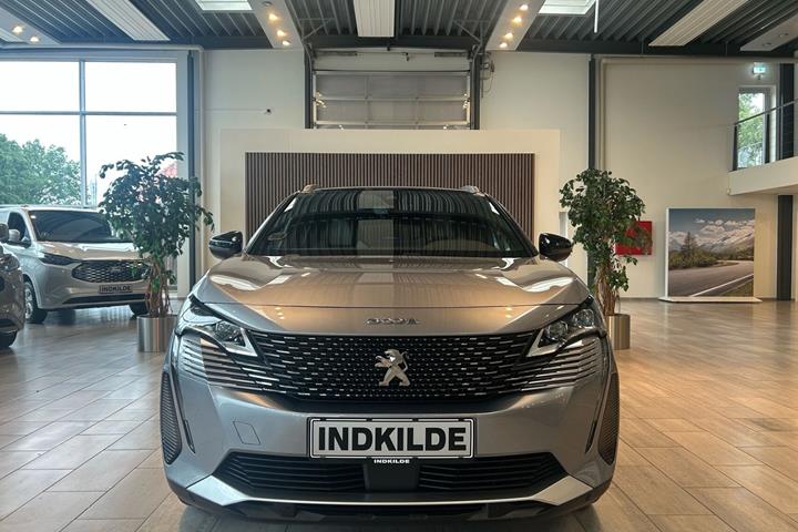 Grå Peugeot 3008 fra 2021