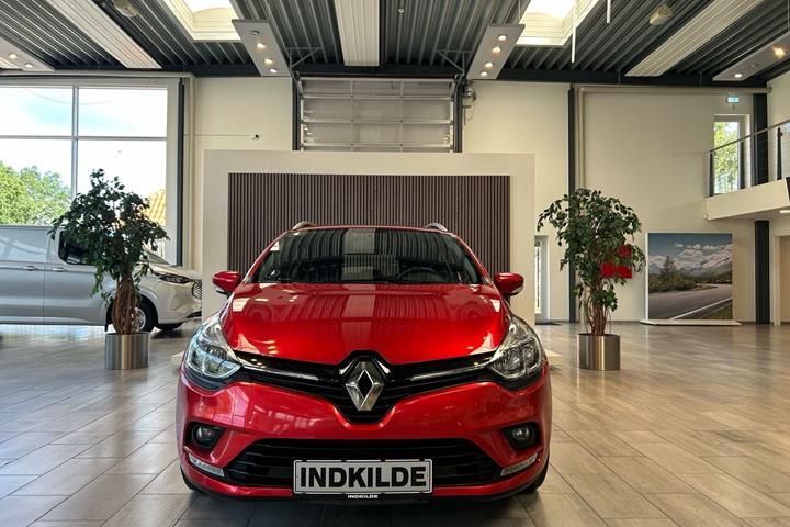 Rød Renault Clio fra 2019