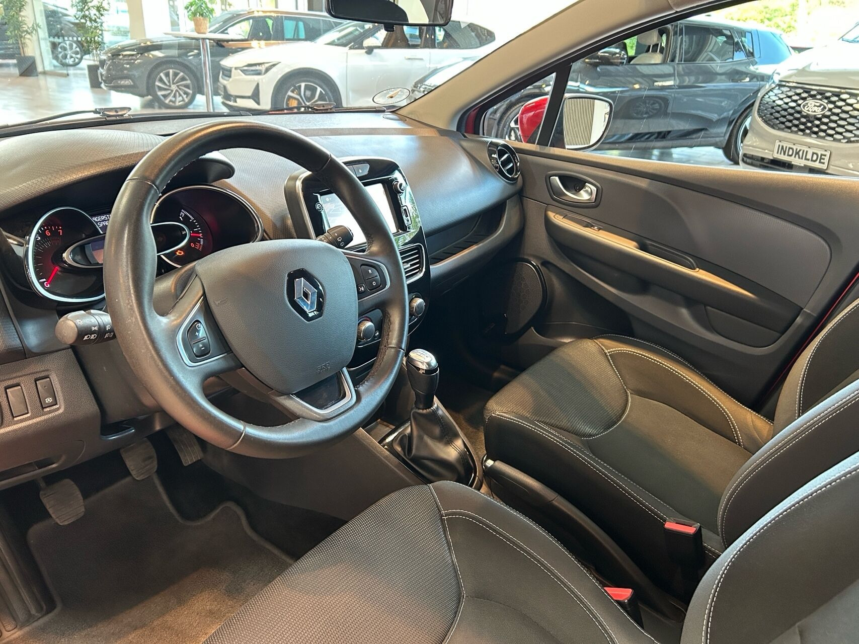 Rød Renault Clio fra 2019