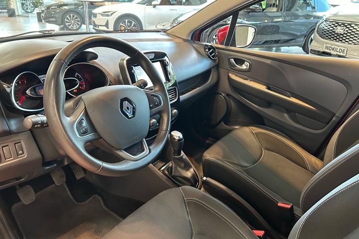 Rød Renault Clio fra 2019