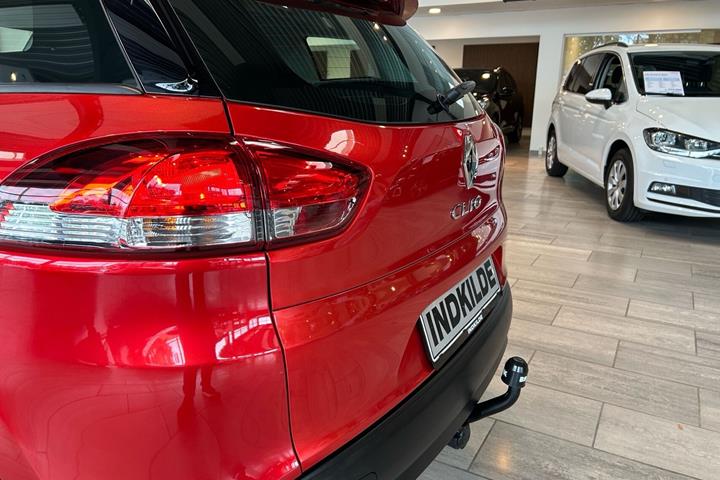 Rød Renault Clio fra 2019