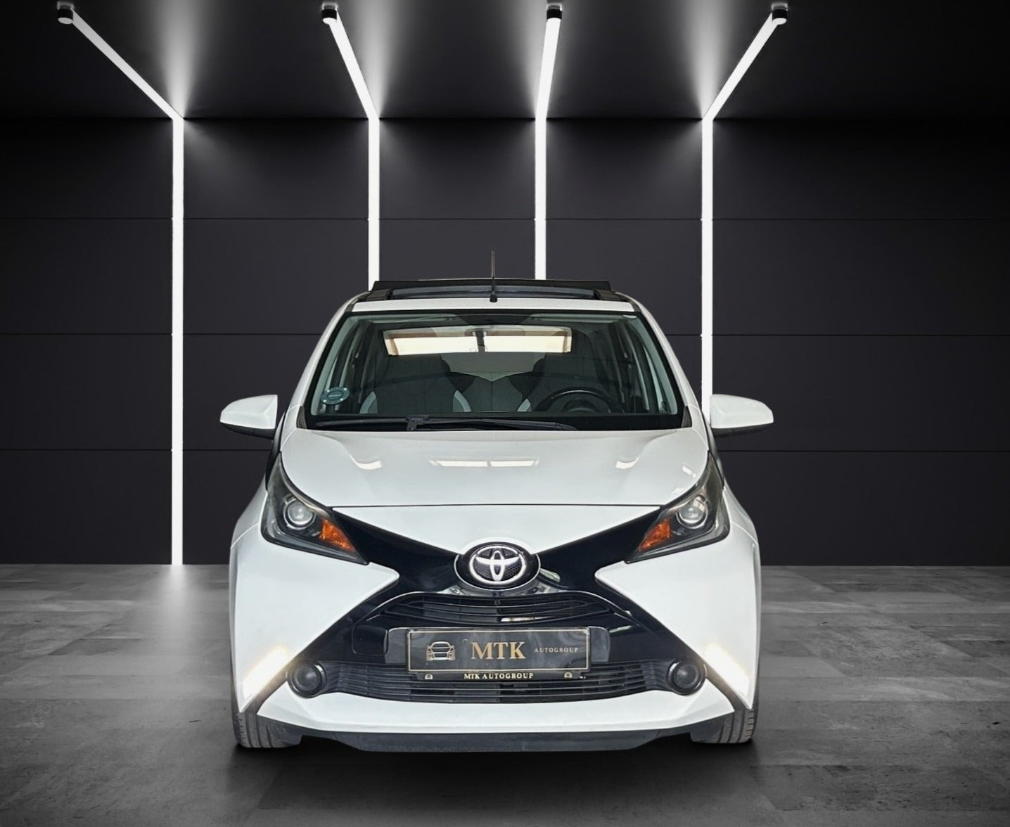 Hvid Toyota Aygo fra 2015
