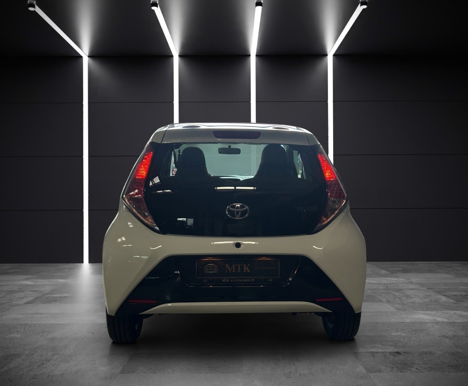 Hvid Toyota Aygo fra 2015