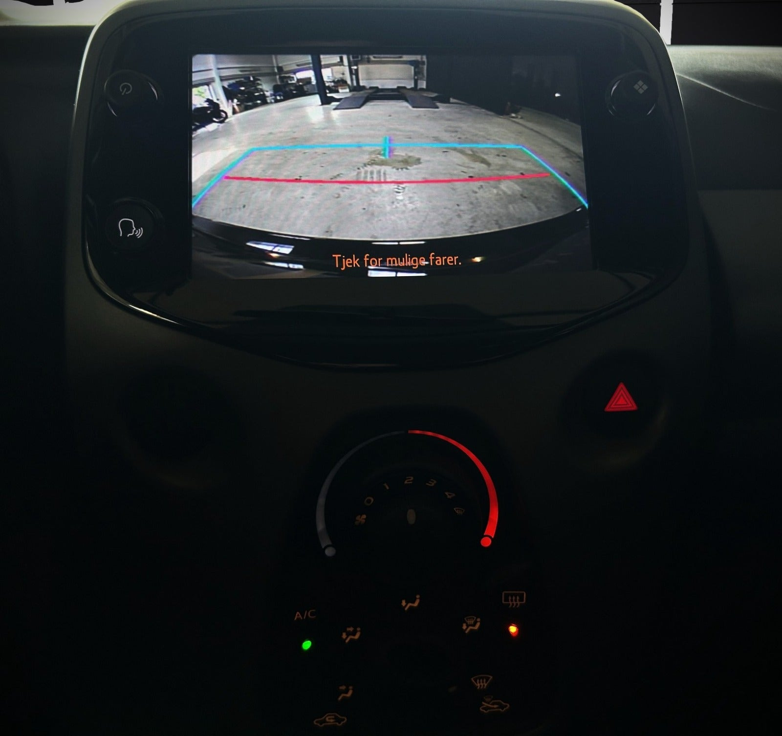 Hvid Toyota Aygo fra 2015