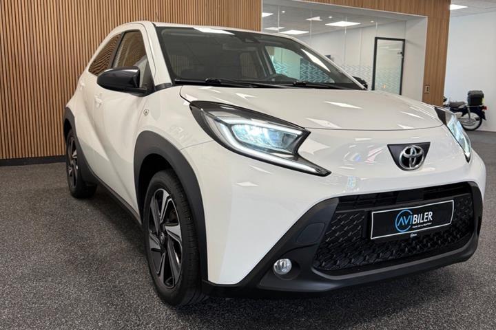 Hvid Toyota Aygo X fra 2023