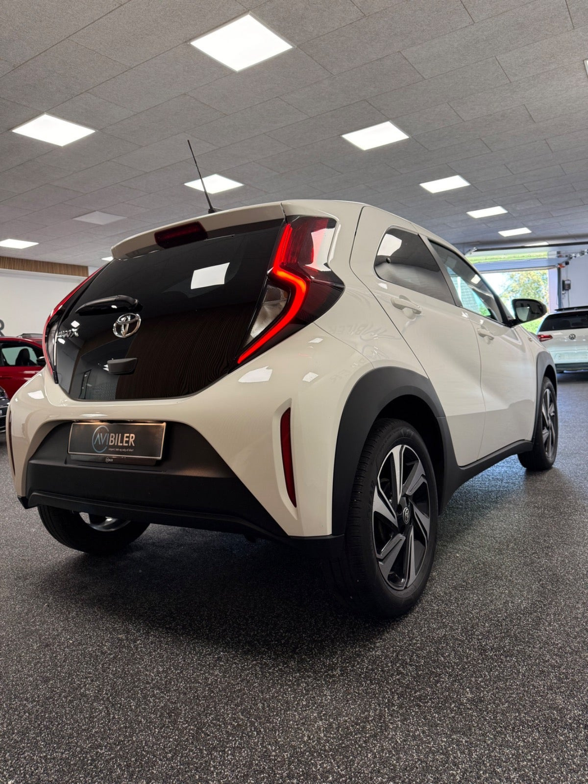 Hvid Toyota Aygo X fra 2023
