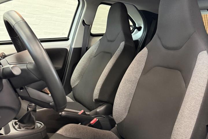 Hvid Toyota Aygo X fra 2023