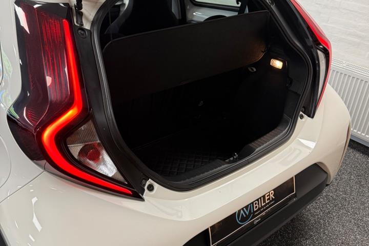 Hvid Toyota Aygo X fra 2023