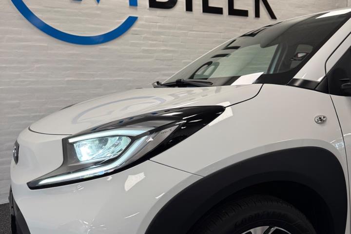 Hvid Toyota Aygo X fra 2023