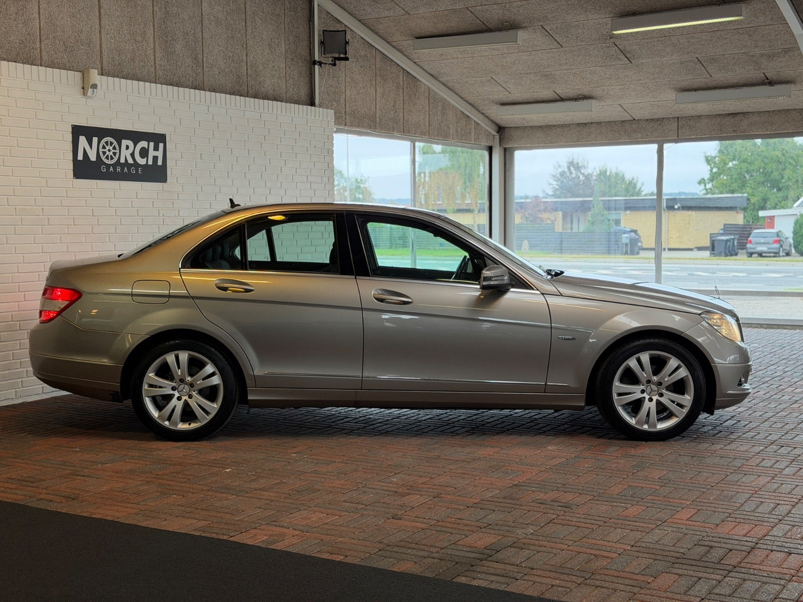 undefined Mercedes C200 fra 2009