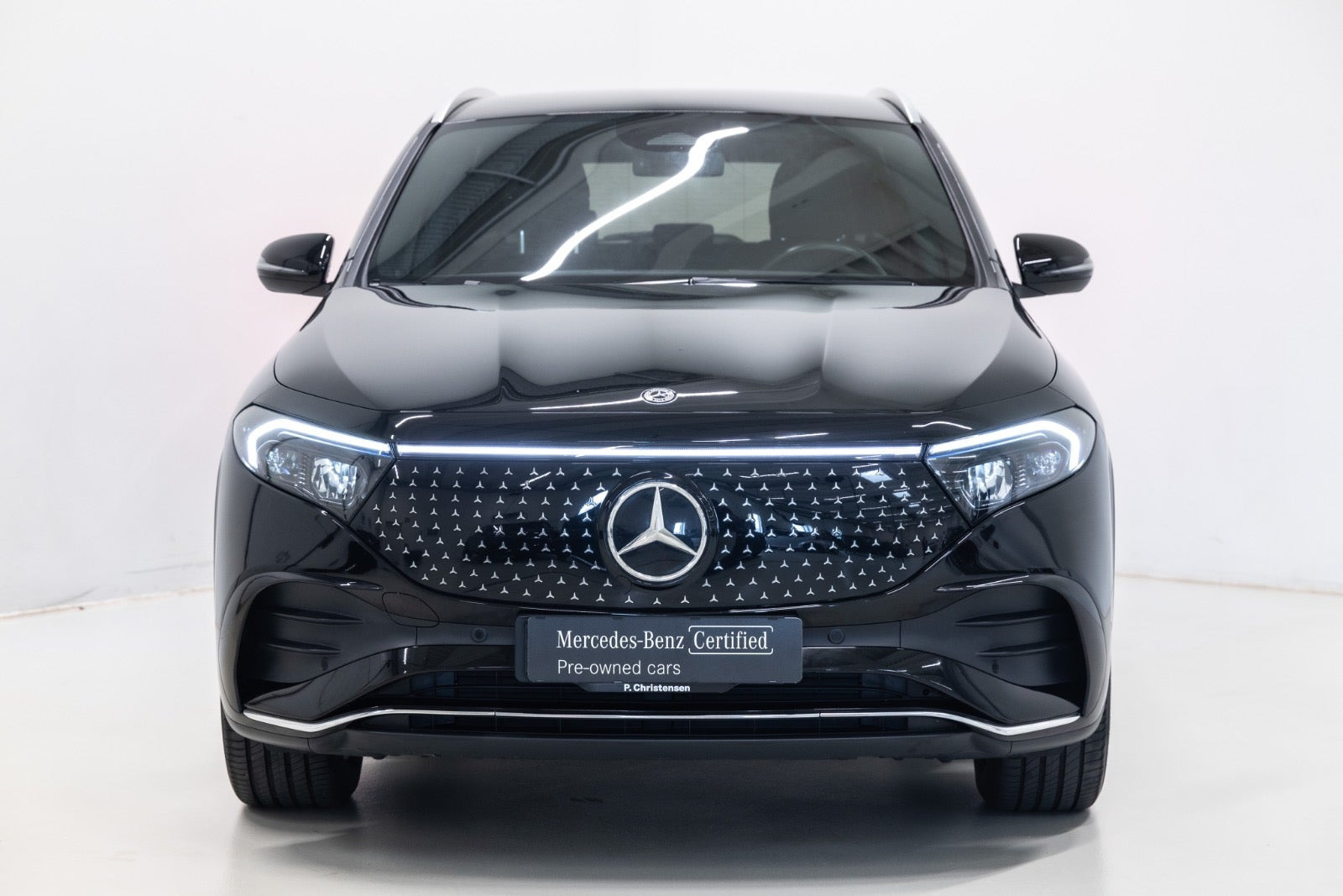 Sort Mercedes EQA350 fra 2024