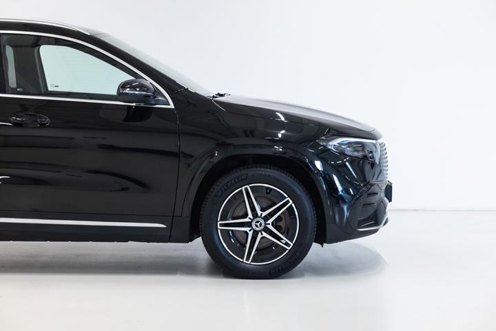 Sort Mercedes EQA350 fra 2024