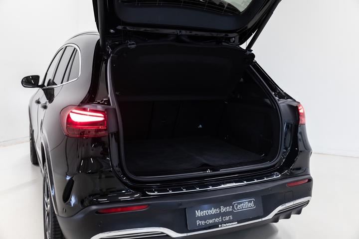 Sort Mercedes EQA350 fra 2024