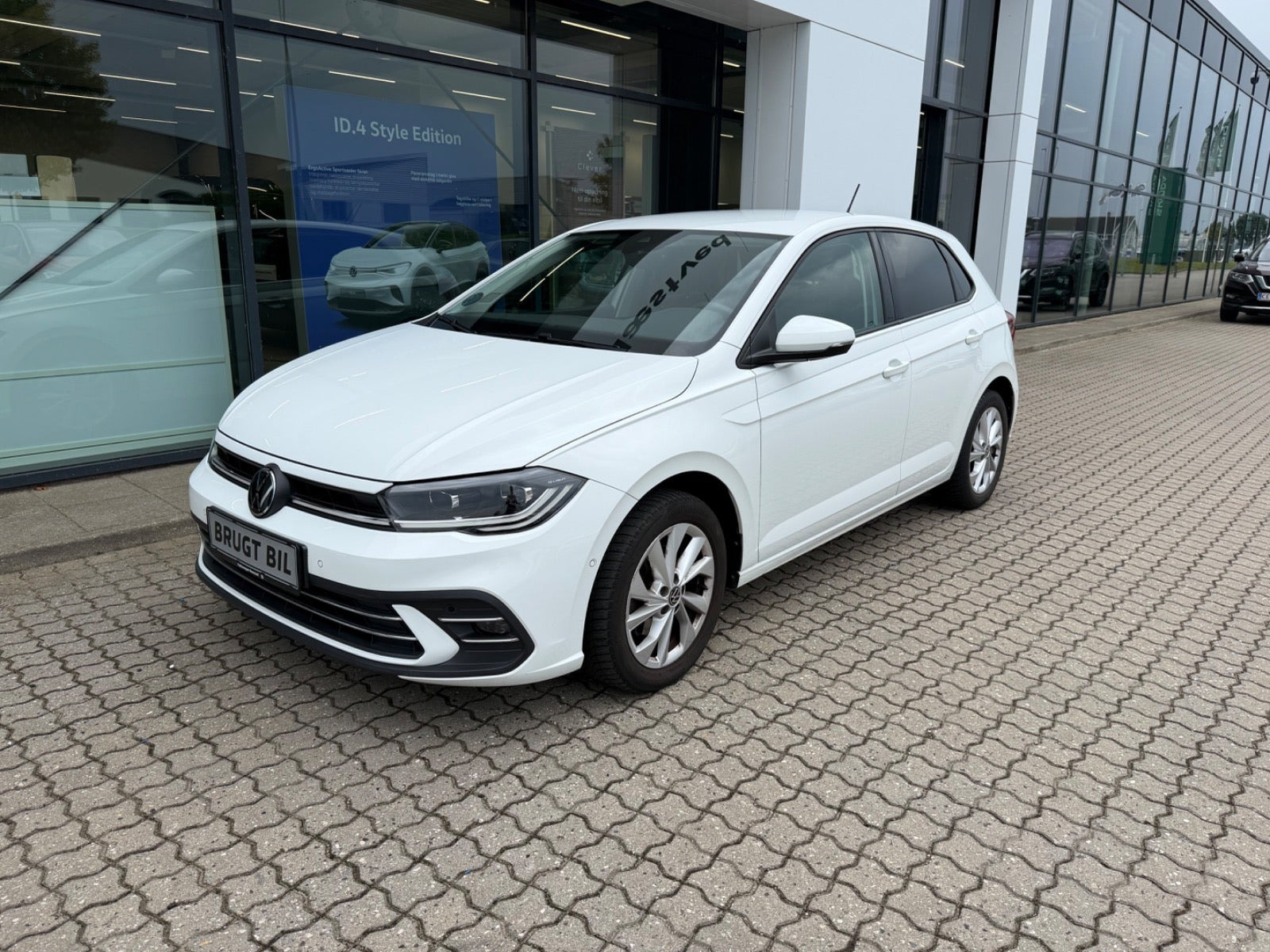 Hvid VW Polo fra 2023