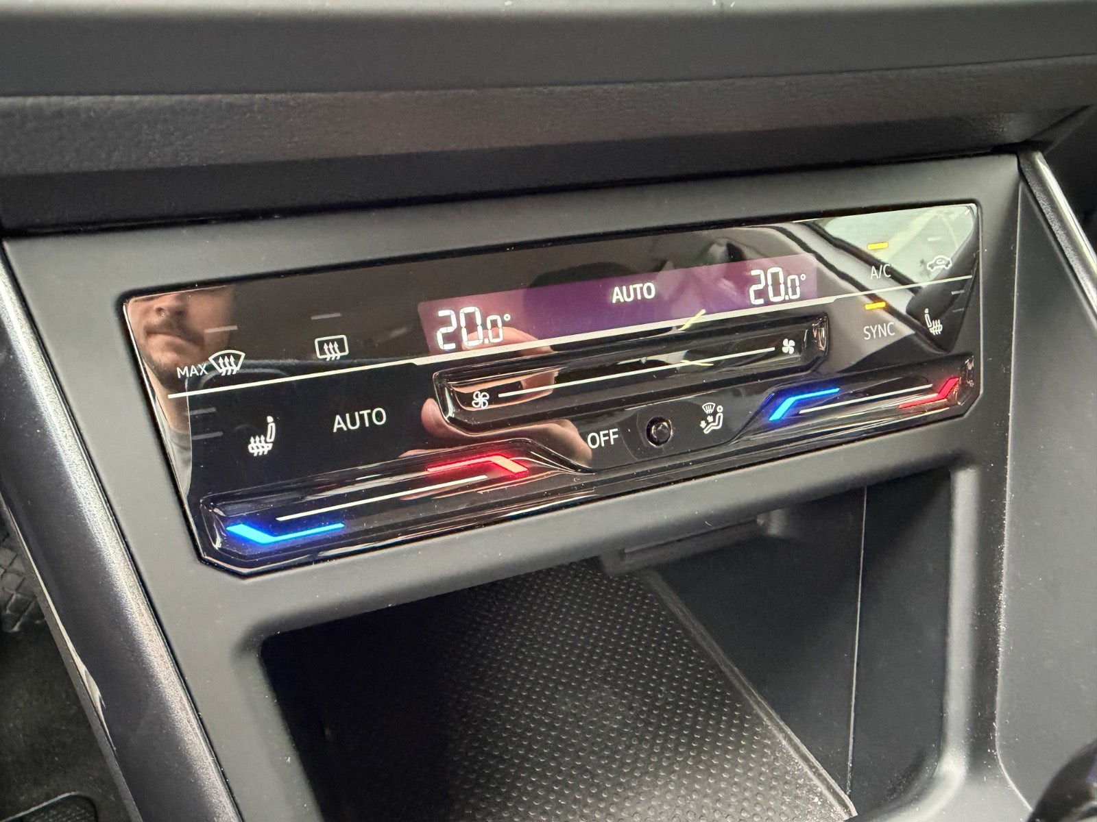 Hvid VW Polo fra 2023