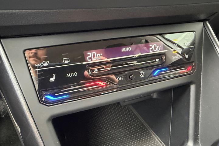 Hvid VW Polo fra 2023