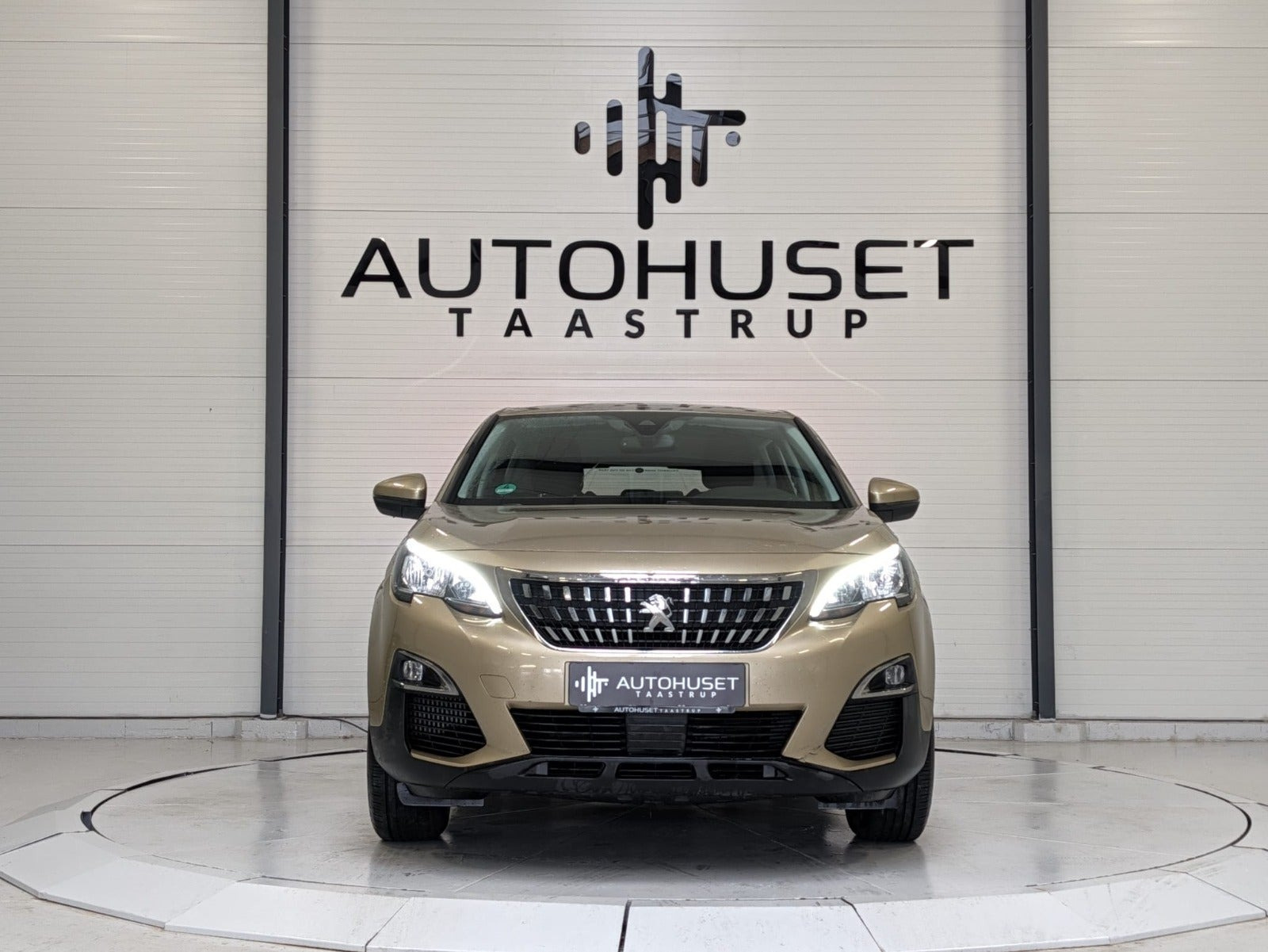 Gul Peugeot 3008 fra 2017