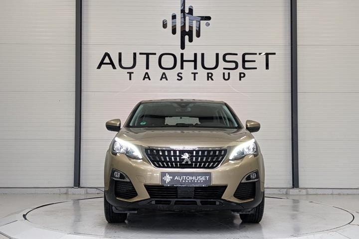 Gul Peugeot 3008 fra 2017