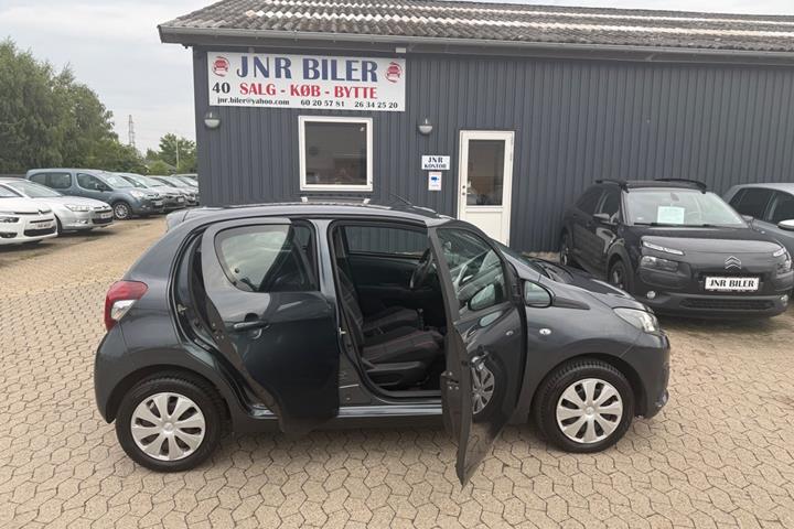 Grå Peugeot 108 fra 2015