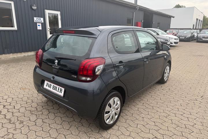 Grå Peugeot 108 fra 2015