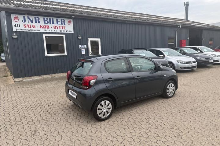 Grå Peugeot 108 fra 2015