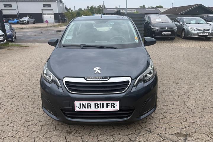 Grå Peugeot 108 fra 2015