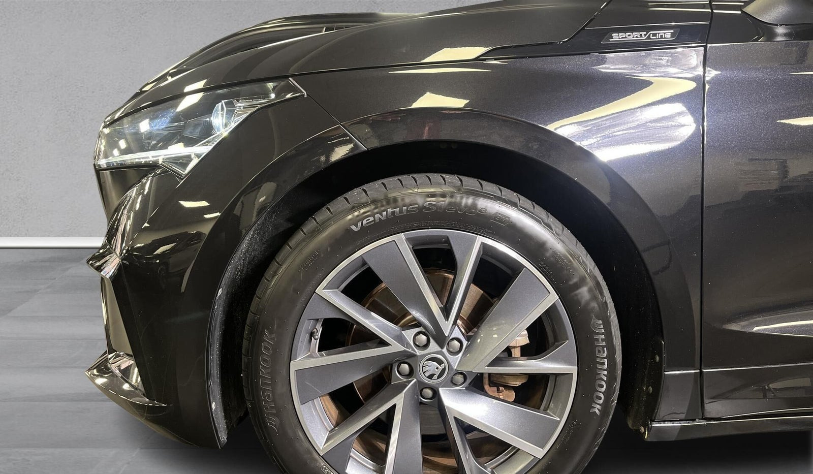 Sort Skoda Enyaq fra 2023