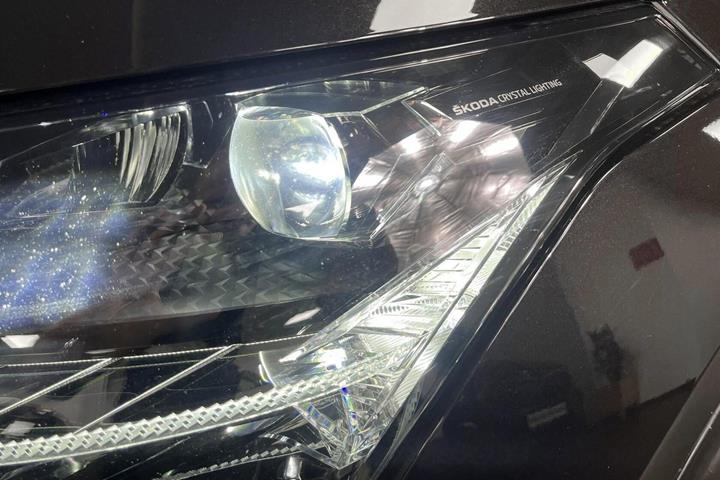 Sort Skoda Enyaq fra 2023