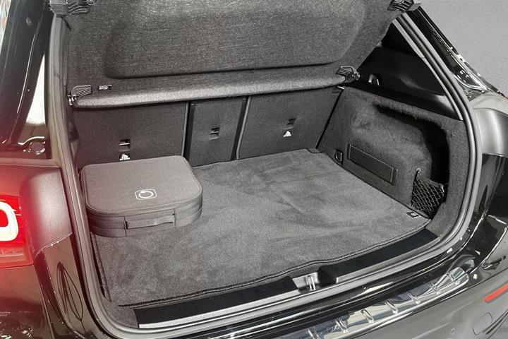 Sort Mercedes EQA250 fra 2023
